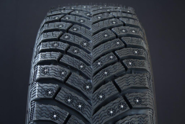 Michelin X-Ice North 4 215/50 R18