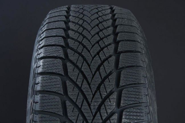Goodyear UltraGrip Ice 2+ 245/35 R20