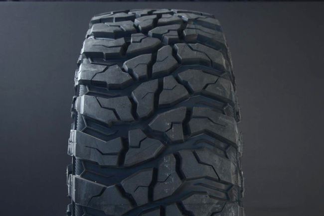 Venom Power TERRA HUNTER M/T 275/55 R20