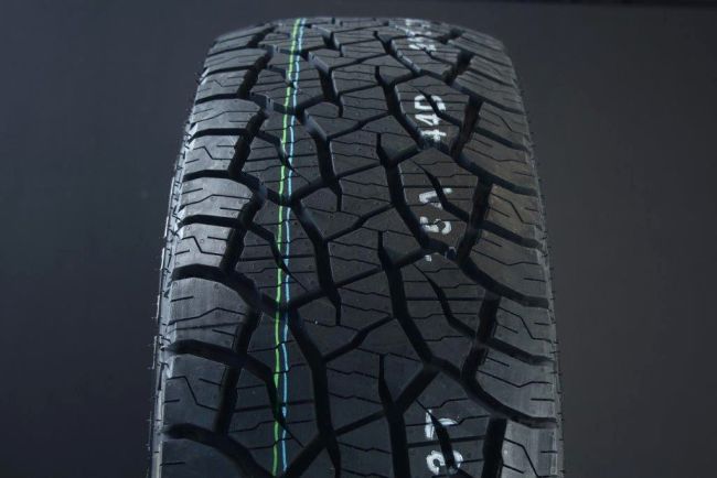 Kumho Road Venture AT52 275/60 R20