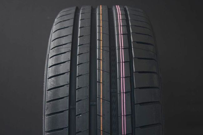 245/40R19 KUMHO ECSTA PS72 EV