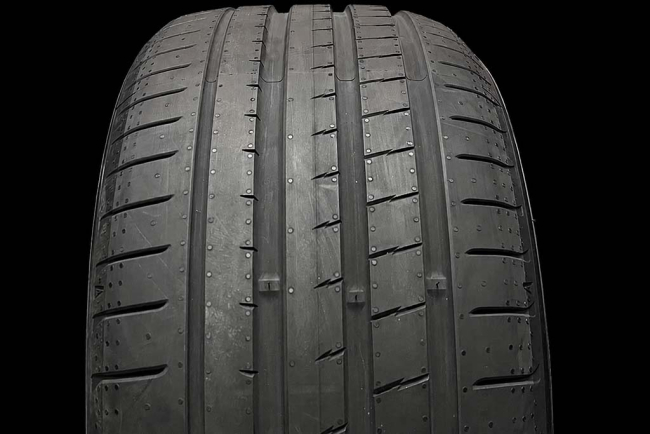 255/45R20 Yokohama Advan Sport V108 EV