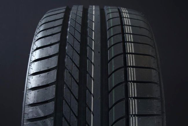 Goodyear EAGLE F1 ASYMMETRIC SUV 235/50 R20