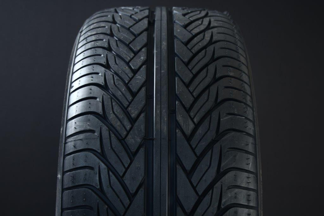Lexani LX-THIRTY 275/25 R24