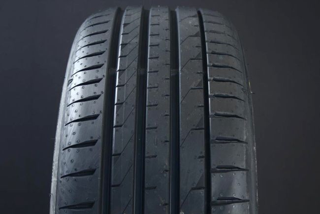 Falken AZENIS FK520 AVM 255/45 R19