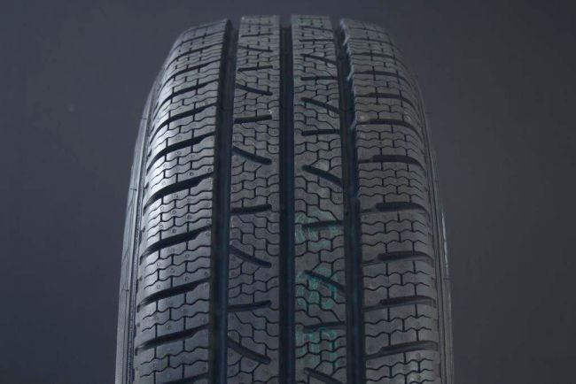 215/60R17 PIRELLI CARRIER WINTER FRIKTION | Alk. 273,59 €