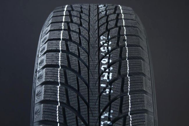 235/50R18 KUMHO WINTERCRAFT ICE WI51 FRIKTION DOT2022 ryhmss RENKAAT / KITKARENKAAT @ Svenska Gummihuset AB (F1823550KUMWI51DOT)