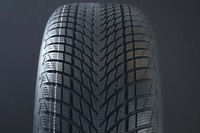 235/45R21 GOODYEAR ULTRAGRIP PERFORMANCE 3 FRIKTION | Alk. 354,86 €