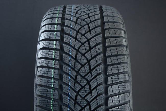 235/50R18 GOODYEAR ULTRAGRIP ICE SUV G1 FRIKTION DOT2022 ryhmss RENKAAT / KITKARENKAAT @ Svenska Gummihuset AB (F1823550GOOUGICSDOT)