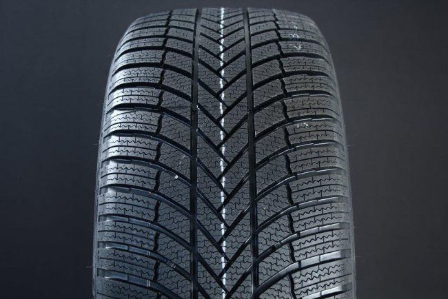 265/65R17 BRIDGESTONE BLIZZAK LM005 FRIKTION ryhmss RENKAAT / KITKARENKAAT @ Svenska Gummihuset AB (F1726565BRIBLILM005)