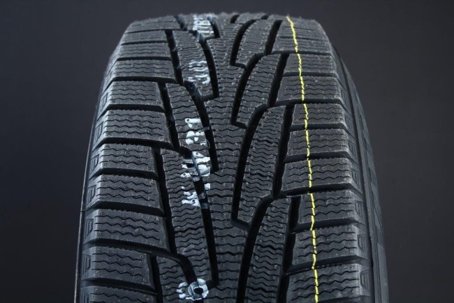 235/60R16 KUMHO IZEN ARCTIC WINTER KW31 FRIKTION ryhmss RENKAAT / KITKARENKAAT @ Svenska Gummihuset AB (F1623560KUMKW31)