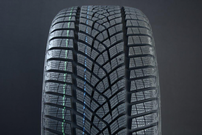 275/50R20 GOODYEAR ULTRAGRIP ICE SUV G1 FRIKTION ryhmss RENKAAT / KITKARENKAAT @ Svenska Gummihuset AB (F2027550GOOUGICS)