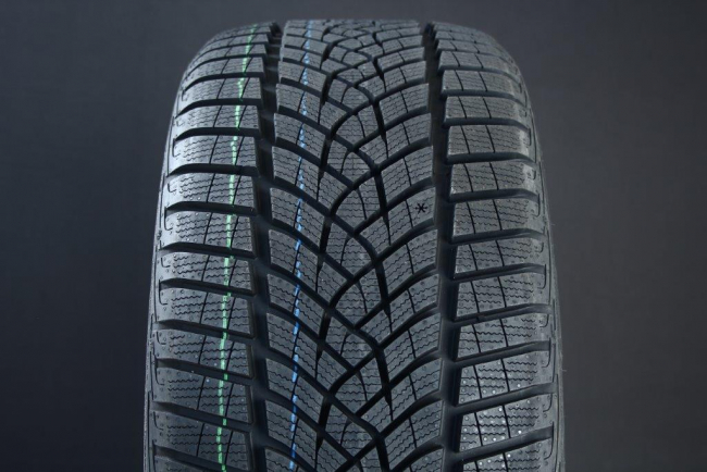 275/45R21 GOODYEAR ULTRAGRIP ICE SUV G1 FRIKTION ryhmss RENKAAT / KITKARENKAAT @ Svenska Gummihuset AB (F2127545GOOUGICS)