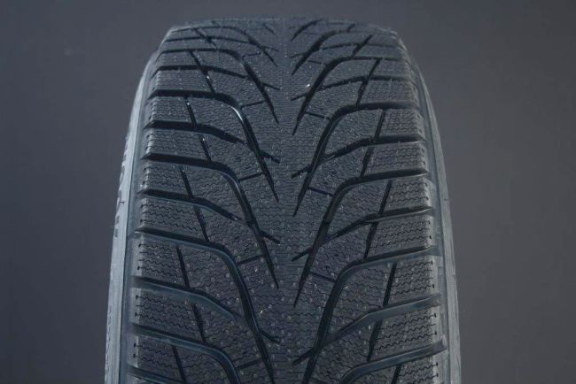 235/50R19 HANKOOK WINTER I*CEPT IZ3 W636X FRIKTION ryhmss RENKAAT / KITKARENKAAT @ Svenska Gummihuset AB (F1923550HANKW636X)