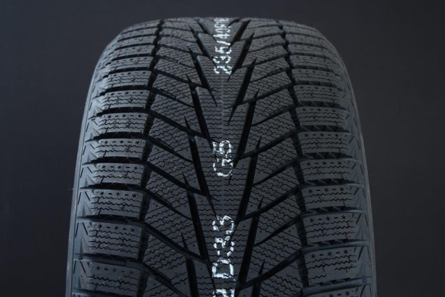 195/70R14 HANKOOK WINTER I*CEPT IZ 2 W616 FRIKTION ryhmss RENKAAT / KITKARENKAAT @ Svenska Gummihuset AB (F1419570HANKW616)