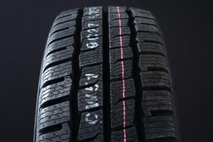 185/80R14 KUMHO CW51 C-DCK FRIKTION
