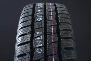 195/65R16 KUMHO CW51 C-DCK FRIKTION