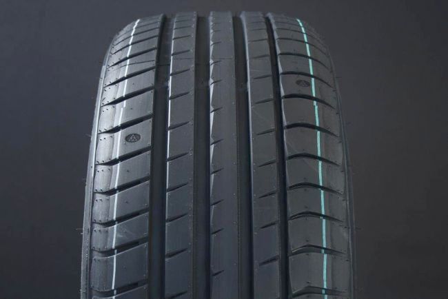 215/55R17 TRIANGLE EFFEXSPORT TH202 ryhmss RENKAAT / KESRENKAAT @ Svenska Gummihuset AB (S1721555TRITH202)