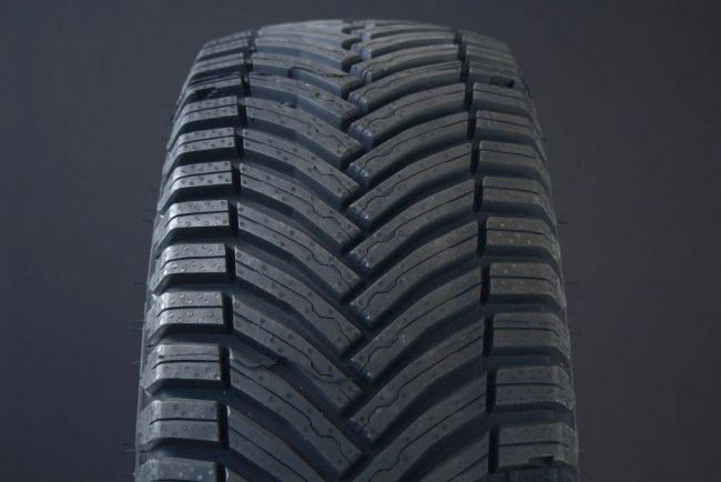 205/75R16 MICHELIN AGILIS CROSSCLIMATE C-DCK ryhmss RENKAAT / KESRENKAAT @ Svenska Gummihuset AB (S1620575MIAGCROC)