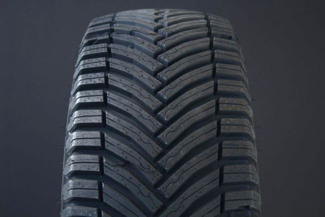 215/70R15 Michelin CrossClimate Camping C-d�ck ryhm�ss� RENKAAT / ALL SEASON @ Svenska Gummihuset AB (H1521570MIAGCROCP)