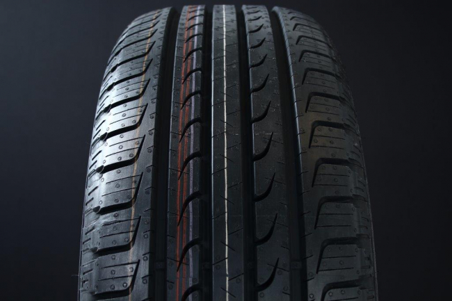 215/65R16 GOODYEAR EFFICIENT GRIP SUV ryhmss RENKAAT / KESRENKAAT @ Svenska Gummihuset AB (S1621565GOOEFFSUV)
