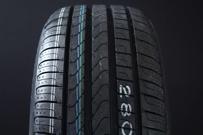 225/45R18 PIRELLI CINTURATO P7 RUNFLAT ryhmss RENKAAT / KESRENKAAT @ Svenska Gummihuset AB (S1822545PIREP7CINTRFT)