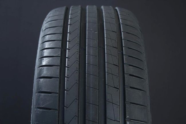 215/60R17 HANKOOK VENTUS PRIME 4 K135 DEMO ryhmss RENKAAT / KESRENKAAT @ Svenska Gummihuset AB (S1721560HANK135DE)