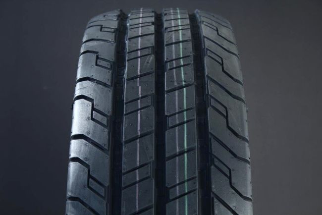 195/65R15 CONTINENTAL VANCONTACT 100 ryhmss RENKAAT / KESRENKAAT @ Svenska Gummihuset AB (S1519565COVANCO100)