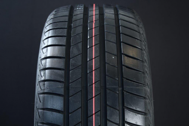 205/60R16 BRIDGESTONE T005 TURANZA RUNFLAT ryhmss RENKAAT / KESRENKAAT @ Svenska Gummihuset AB (S1620560BRIDT005RFT)