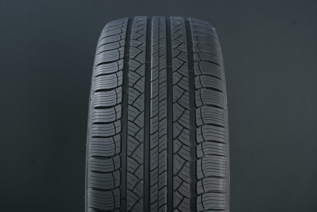 235/60R18 MICHELIN LATITUDE HP TOUR ryhmss RENKAAT / KESRENKAAT @ Svenska Gummihuset AB (S1823560MICHLATI)