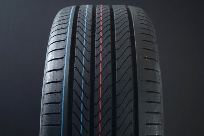 255/45R20 CONTINENTAL PREMIUM CONTACT C ryhmss RENKAAT / KESRENKAAT @ Svenska Gummihuset AB (S2025545COPRECSIL)