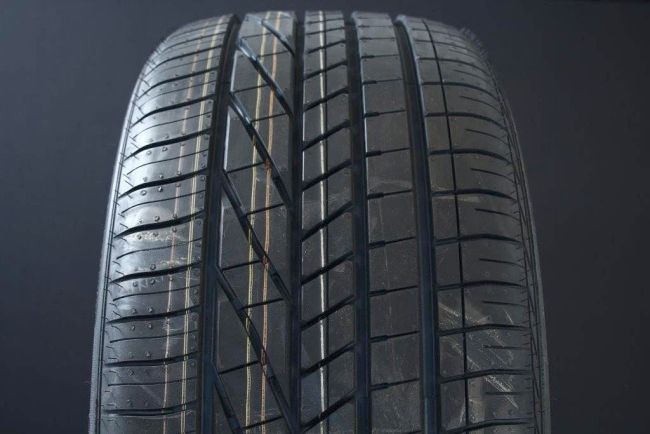 255/45R20 GOODYEAR EXCELLENCE ryhmss RENKAAT / KESRENKAAT @ Svenska Gummihuset AB (S2025545GOODEXCE)