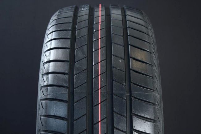 155/65R14 BRIDGESTONE TURANZA T005 ryhmss RENKAAT / KESRENKAAT @ Svenska Gummihuset AB (S1415565BRIDT005)