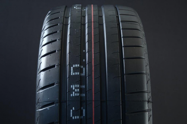 305/35R20 BRIDGESTONE POTENZA SPORT RUNFLAT ryhmss RENKAAT / KESRENKAAT @ Svenska Gummihuset AB (S2030535BRIPOSPRUNF)