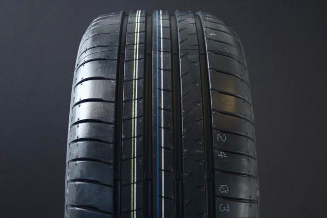 275/50R20 BRIDGESTONE ALENZA 001 ryhmss RENKAAT / KESRENKAAT @ Svenska Gummihuset AB (S2027550BRIAL001)