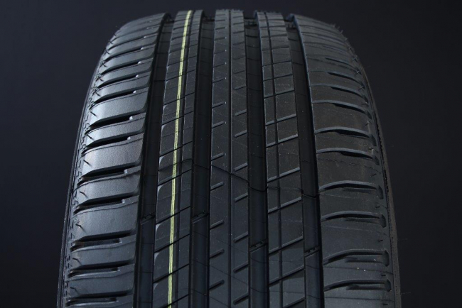 235/65R17 MICHELIN LATITUDE SPORT 3 ryhmss RENKAAT / KESRENKAAT @ Svenska Gummihuset AB (S1723565MICHLATISP3)