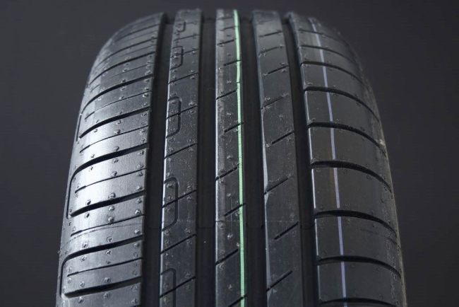 235/65R17 GOODYEAR EFFICIENTGRIP 2 SUV ryhmss RENKAAT / KESRENKAAT @ Svenska Gummihuset AB (S1723565GOEF2SU)