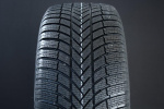 255/35R21 BRIDGESTONE BLIZZAK LM005 FRIKTION ryhmss RENKAAT / KITKARENKAAT @ Svenska Gummihuset AB (F2125535BRIBLILM005)